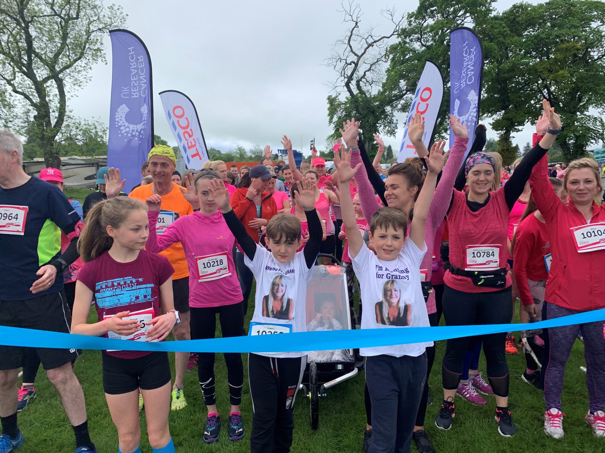 Race for Life 2019 Inverness participants at the start line scaled