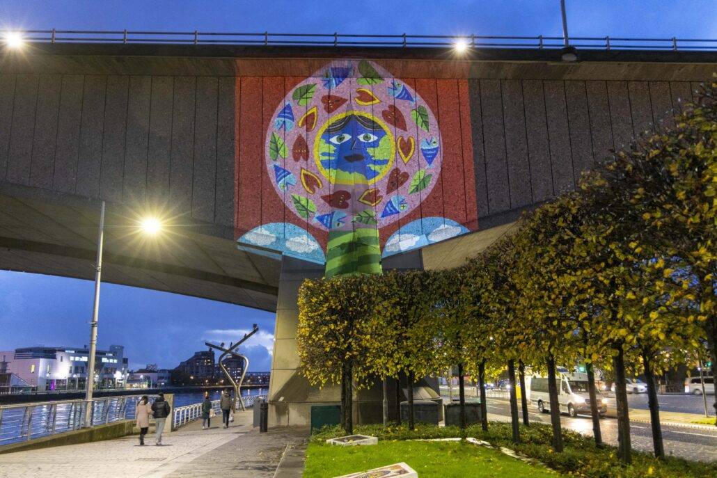 KINGSTON BRIDGE LIGHTS UP FOR COP26 2 JF pics 7