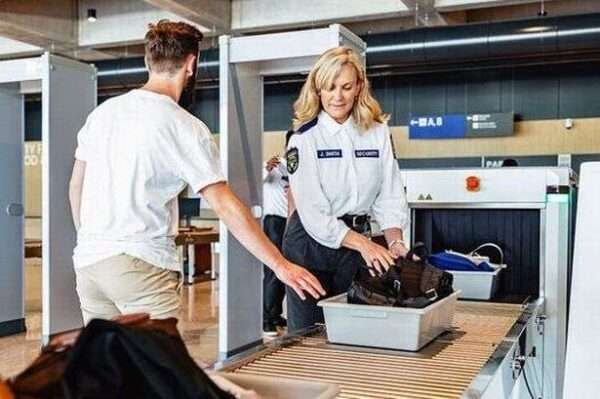 Airport security warning for hummus fans as popular food items are banned